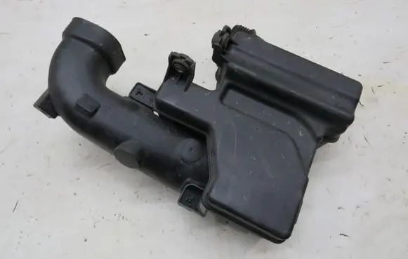 Hyundai i40 Intake resonator 28220-3Z300