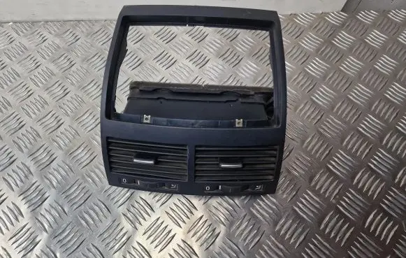 Volkswagen Touareg I Dash center air vent grill 7L6819727