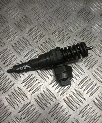 Volkswagen PASSAT B5 Fuel injector 038130073F 0414720029