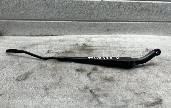 Volvo V70 Windshield/front glass wiper blade 8624243