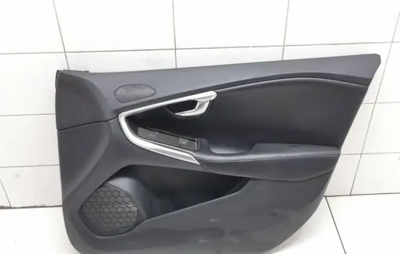 Volvo V40 Front door card panel trim 1319933 31363553