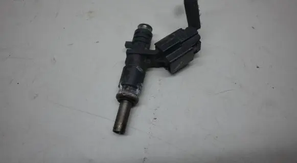 Citroen C3 Picasso Fuel injector 752817680 V752817680