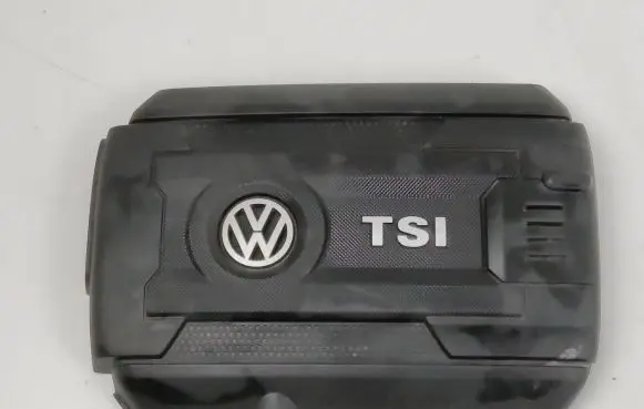 Volkswagen Golf VII Engine cover (trim) 06K103925AP