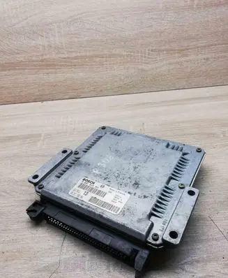 Peugeot 306 Engine control unit/module ECU 9635158280 0281010031