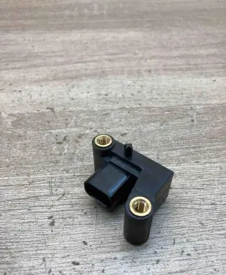 BMW 5 E60 E61 Airbag deployment crash/impact sensor 6977398