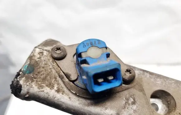 Volvo 440 Fuel injector 857056