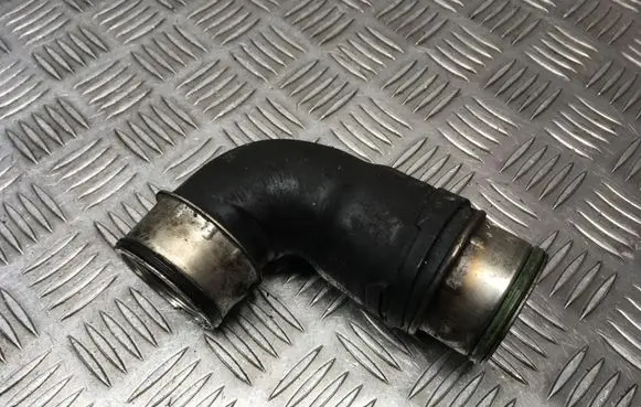Volkswagen Jetta V Intercooler hose/pipe 038131111