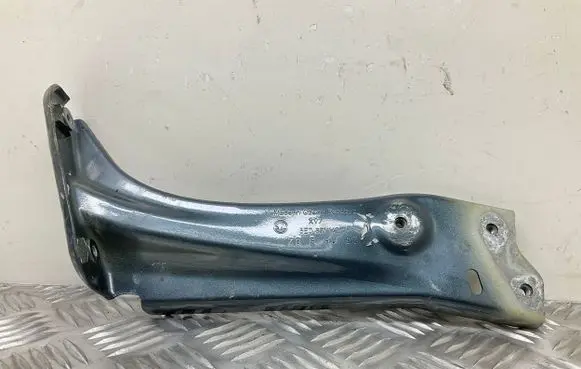 Skoda Octavia Mk3 (5E) Fender mounting bracket 5E0821142