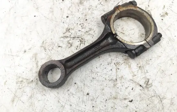 Subaru Impreza I Connecting rod/conrod 