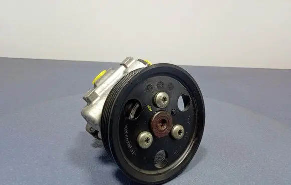 Maserati Levante Power steering pump 670034747