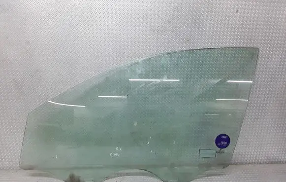 Volkswagen Polo Front door window glass four-door