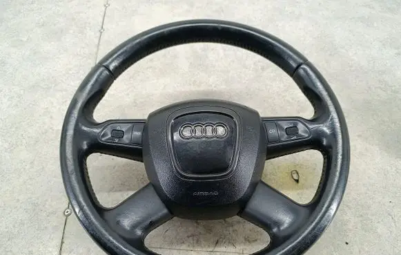 Audi A3 S3 8P Steering wheel 