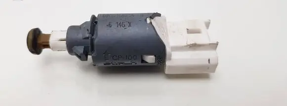 Renault Scenic II - Grand scenic II Brake pedal sensor switch 8200168238B 8200168238