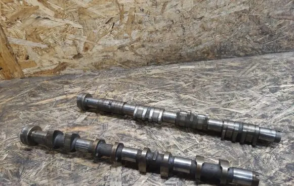 Jaguar XJL Camshaft 8W936A272AB