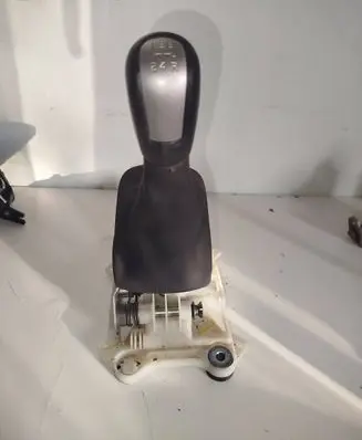 Volvo C30 Gear shifter/selector 