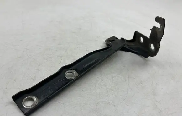Volkswagen Tiguan Engine bonnet/hood hinges