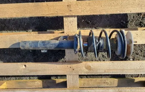 BMW 5 E39 Rear shock absorber with coil spring BMW5E39AMORTYZATOR