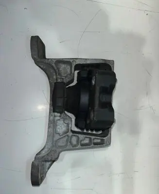 Volvo V60 Engine mount bracket 307396 31375196 131441007