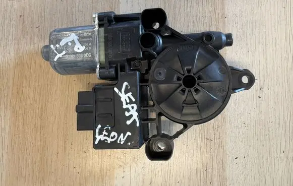 Seat Leon IV Rear door window regulator motor 5Q0959407D
