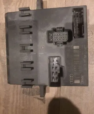 Audi A8 S8 D3 4E Comfort/convenience module 4E0907279S 00007898c2 D2S8D19A0T
