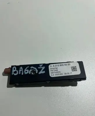 Mercedes-Benz E W213 Aerial antenna amplifier A2139056500 QZZGS003
