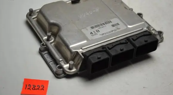 Volvo S40, V40 Engine control unit/module 30630418 0281011087