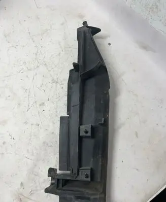 Audi Q3 8U Fender end trim 8U0821170