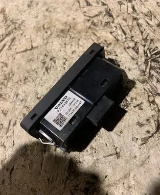Volvo XC40 Tailgate opening switch 31443873