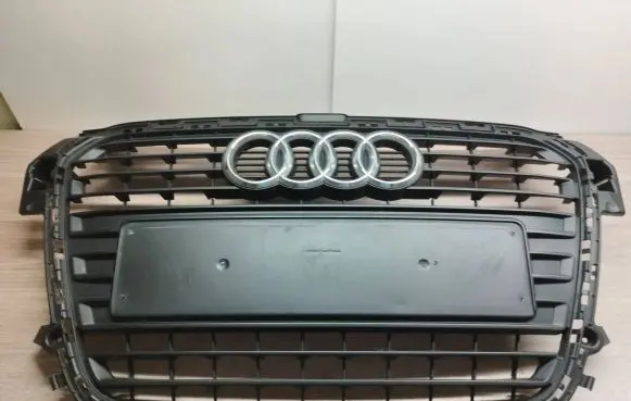 Audi A1 Front bumper upper radiator grill 8X0853651
