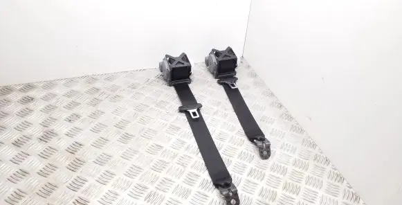 Rear seatbelt