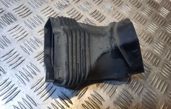 Audi A6 S6 C6 4F Air intake duct part 4F0129739