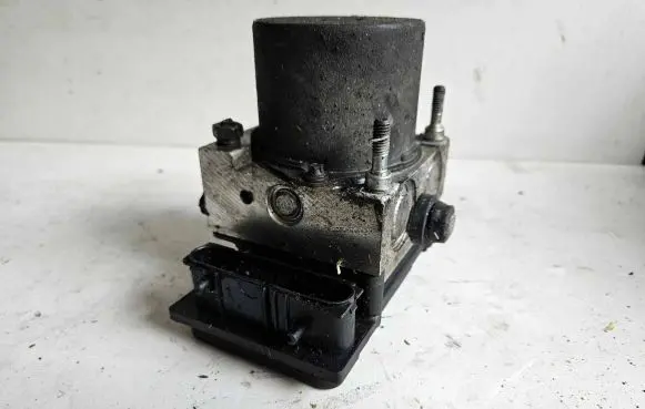 Nissan Primera ABS Pump 0265800334 48804F0284