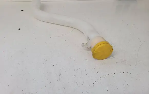 Opel Vivaro Window washer liquid tank fill tube 289150497R 93460301