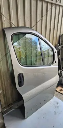 Opel Vivaro Front door
