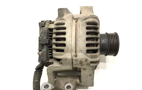 Opel Astra H Generator/alternator 13156054