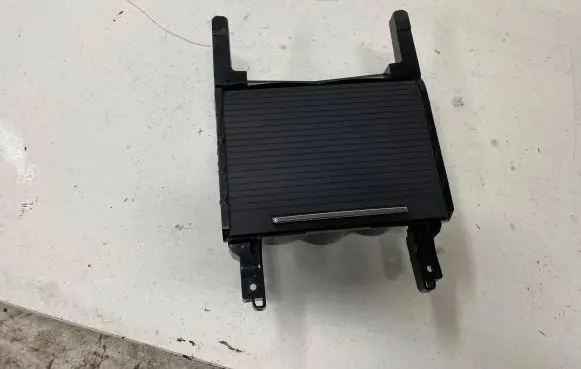 Cup holder front