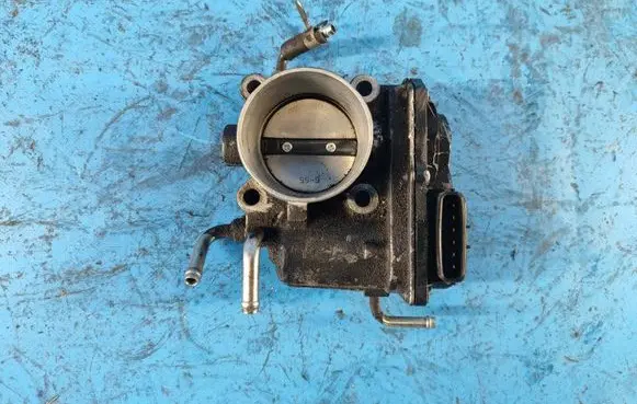 Toyota Camry Throttle body valve 2203028070