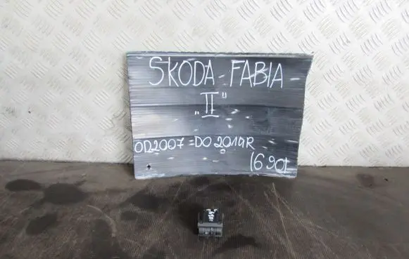 Skoda Fabia Mk1 (6Y) Tailgate/trunk/boot open switch 5J941333A
