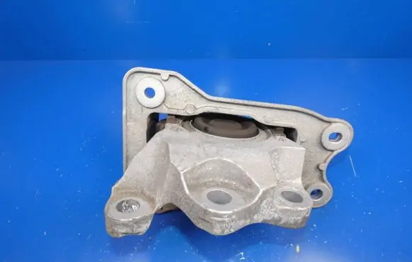 Volvo V60 Engine mount bracket 32255204