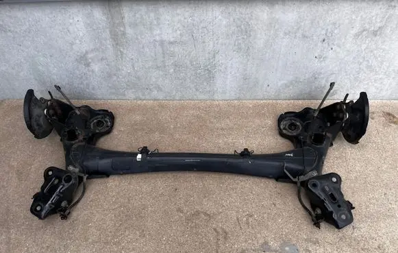 Peugeot 2008 II Rear axle beam 