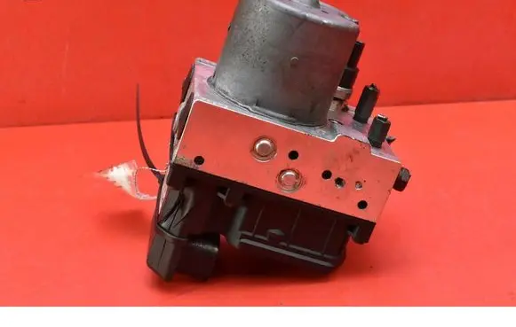 Toyota Avensis Verso ABS Pump 44540-05050