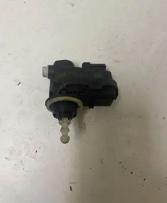 Peugeot 5008 Headlight level adjustment motor 09037159