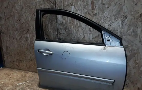Renault Laguna III Front door