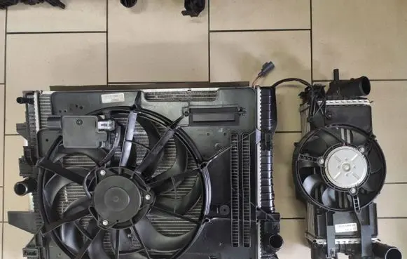 Ford Focus Radiator set 