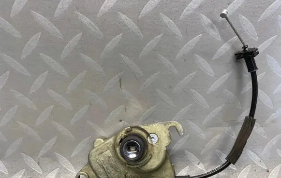 Aston Martin DB9 Front door lock 4G43-F21990-BE
