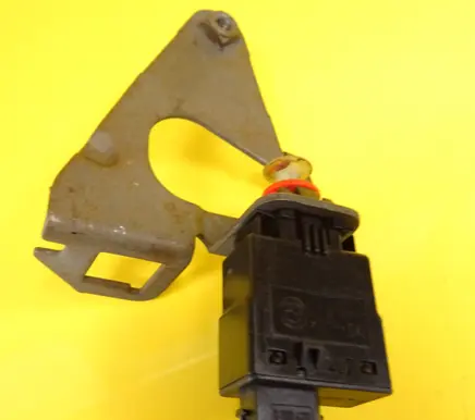 BMW 5 E34 Brake pedal sensor switch 8360420