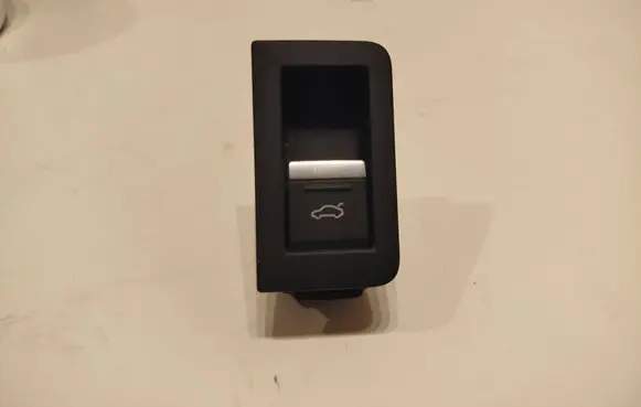 Audi A6 S6 C8 4K Tailgate opening switch 4K0959831 4K0959830