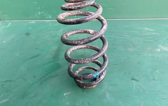 Mercedes-Benz Vito Viano W639 Front coil spring A6393210704 6393210704