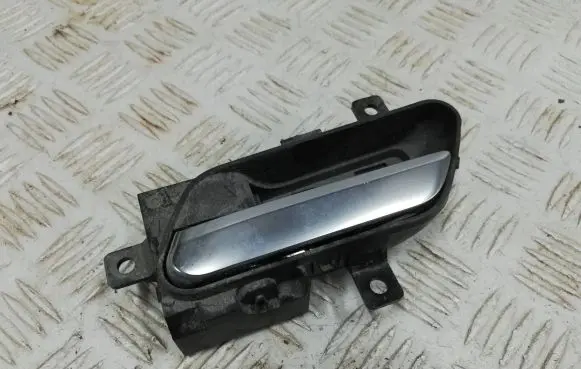Nissan Qashqai J12 Front door interior handle 806716UA0A