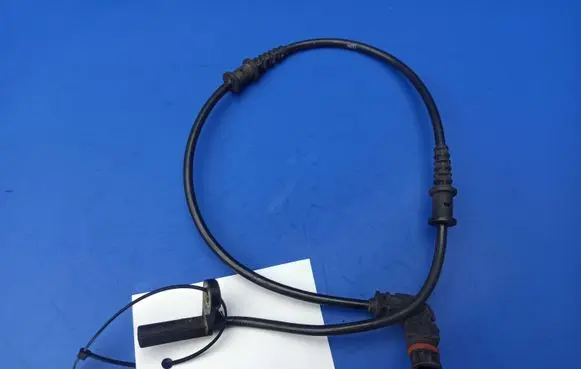 Mercedes-Benz C W203 ABS brake wheel speed sensor A2035400417 2105407681